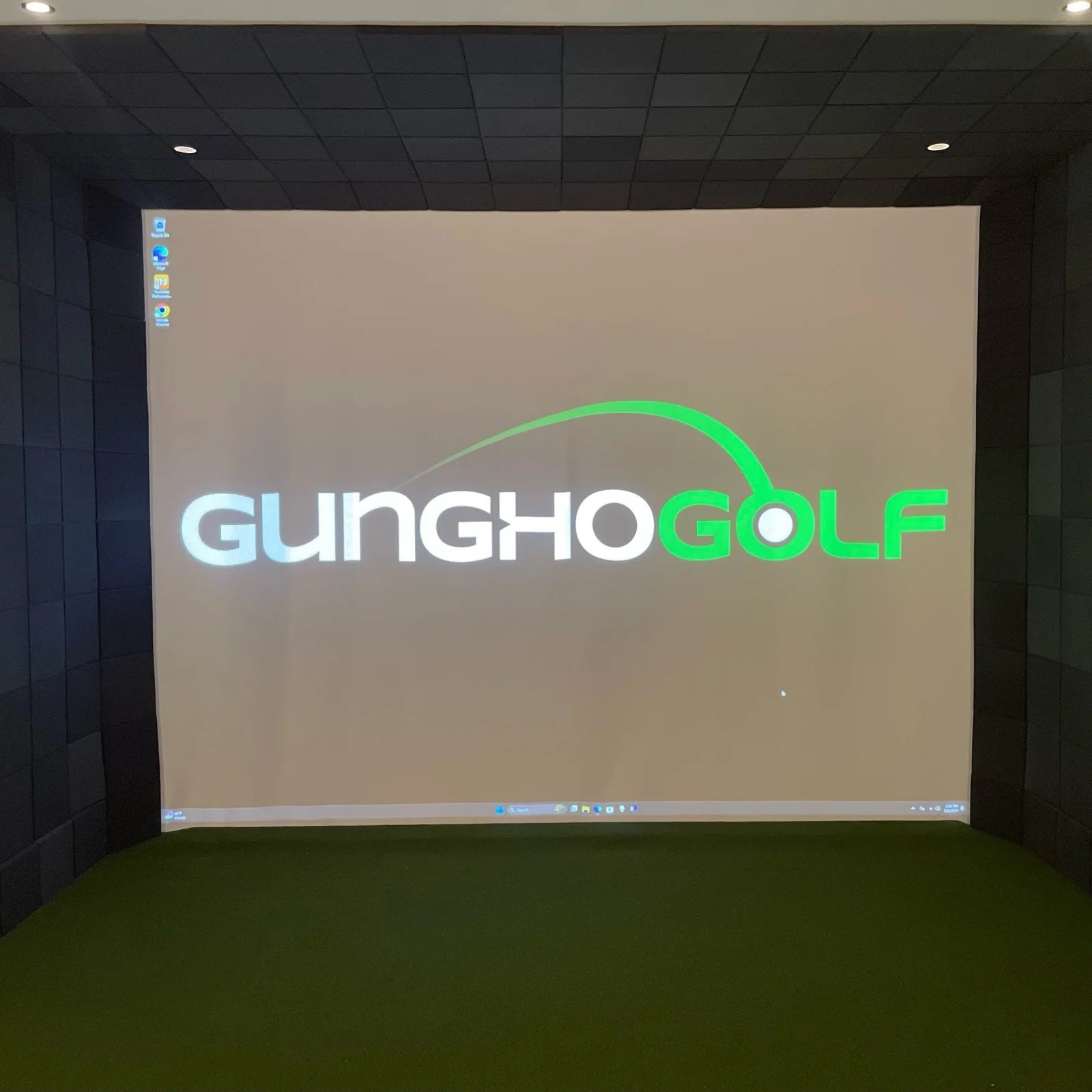 Gungho Golf Built In Simulator Screen Kit
